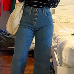 Levi’s high wide leg cropped jeans size 28